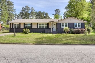 Building Photo - 2906 Stratford Dr