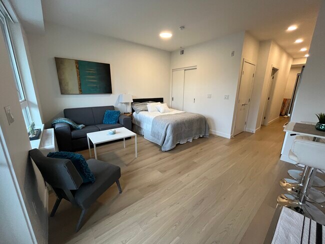 Photo du bâtiment - 2450 Garden Dr