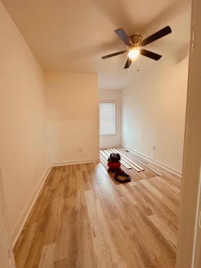 Foto del edificio - 118 S Queen St