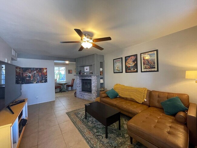 Foto del edificio - 843 E Butler Dr