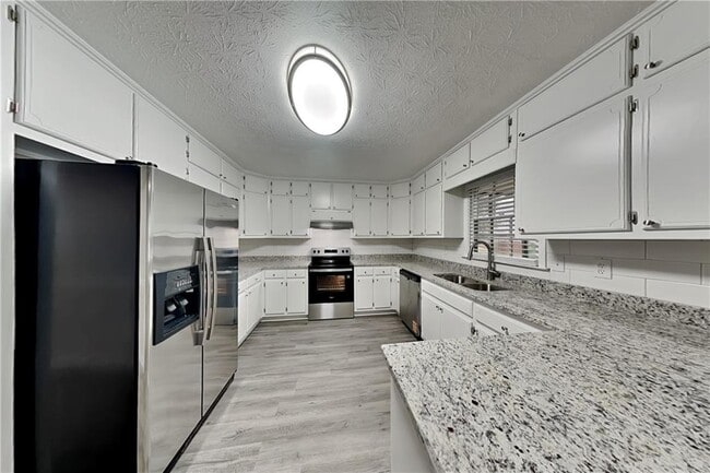 Building Photo - 3740 Laurel Brook Way