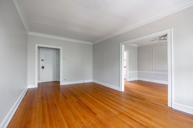 Building Photo - 4519 N Paulina St