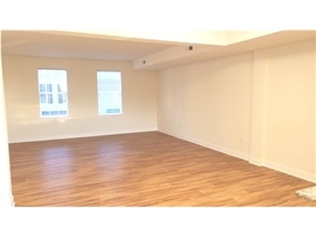 Building Photo - 602 Pony Ln