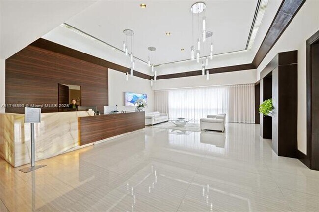 Foto del edificio - 16485 Collins Ave