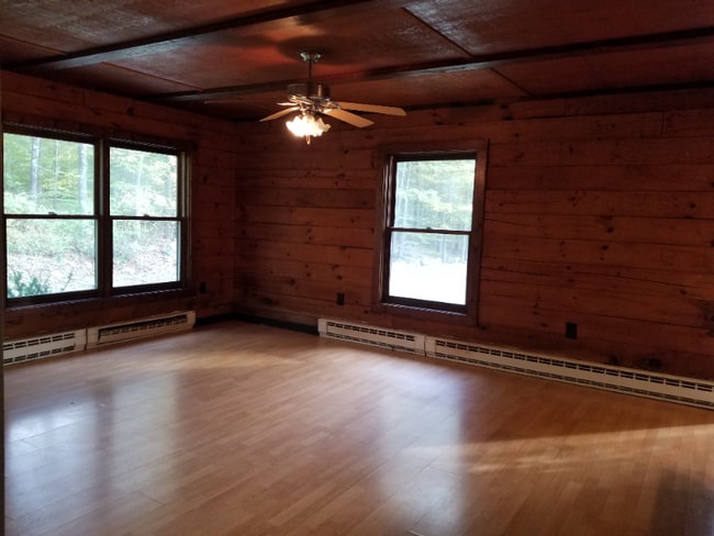 Building Photo - 208 Sellersville Dr