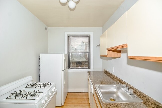 Foto del edificio - 1451 W Byron St