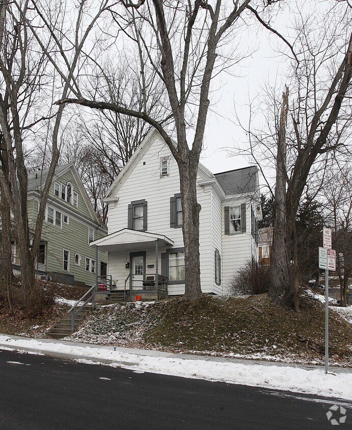 Primary Photo - 45 Spruce St