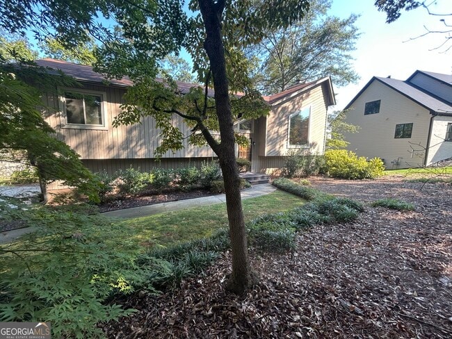 Building Photo - 1179 Justice Dr