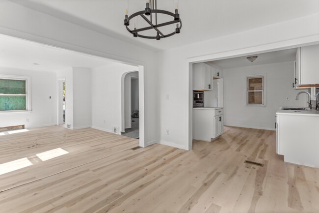 Foto del edificio - 16800 Ward Ave