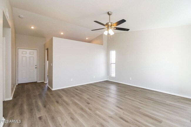 Building Photo - 10031 S 49th St