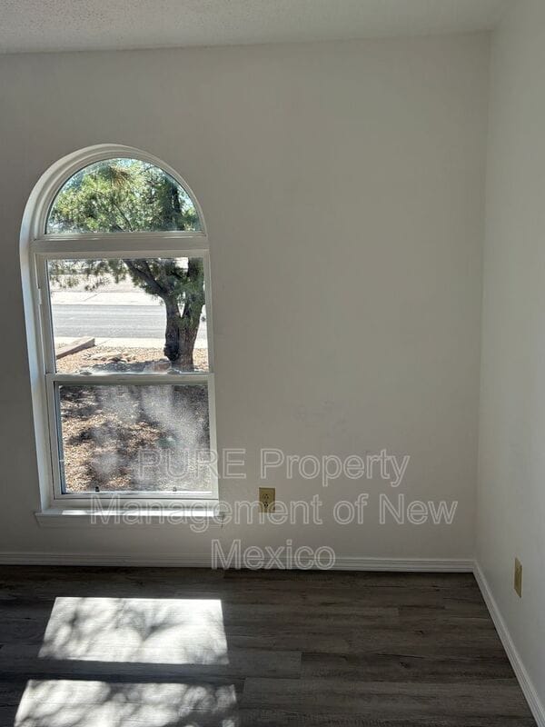 Building Photo - 2701 Texas St NE