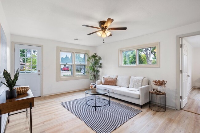 Building Photo - 715 Washington St