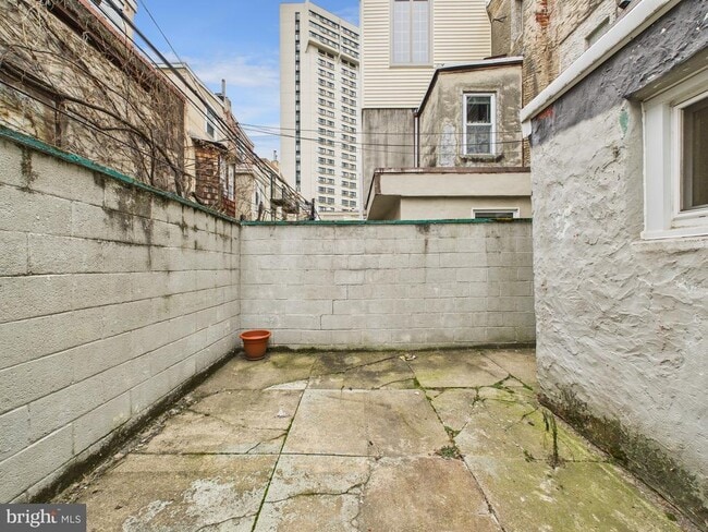 Foto del edificio - 1825 Carlton St