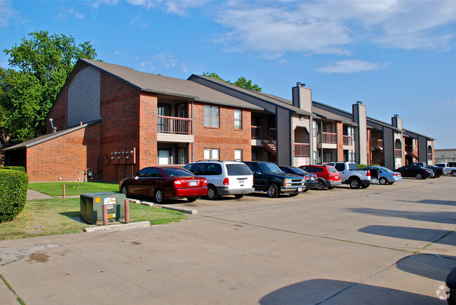 Building Photo - Crescent Apartments