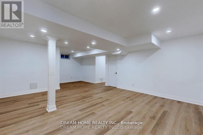 Building Photo - 16 Bond Lake Park St