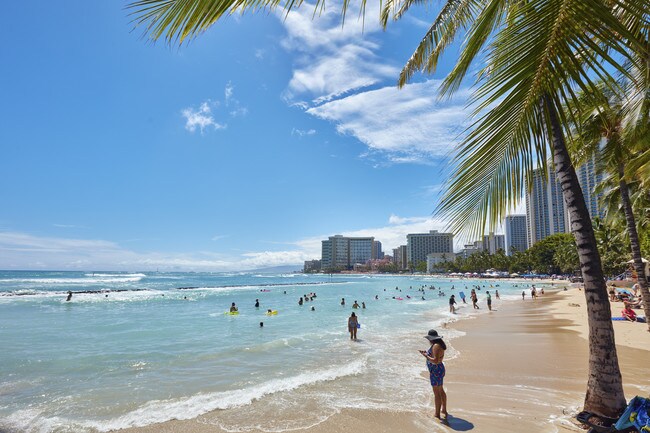 Beautiful Waikiki Beach - 201 Ohua Ave