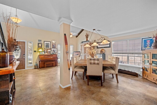 Foto del edificio - 12211 Hart Crest