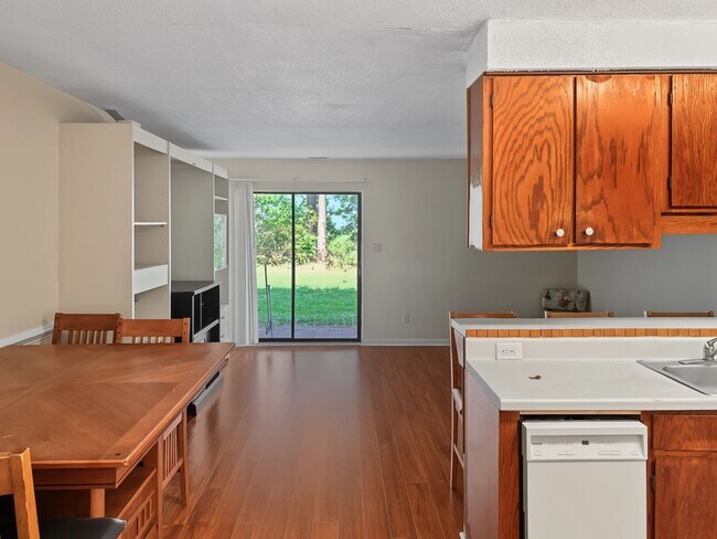 Foto del edificio - 3007 Huntleigh Dr