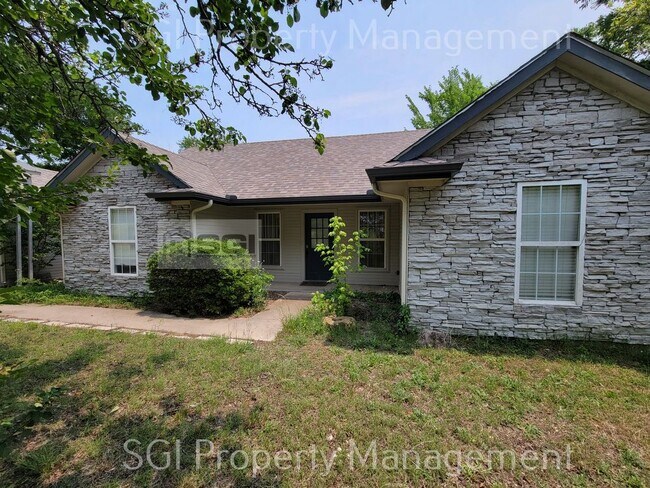 Building Photo - 1128FM1827
