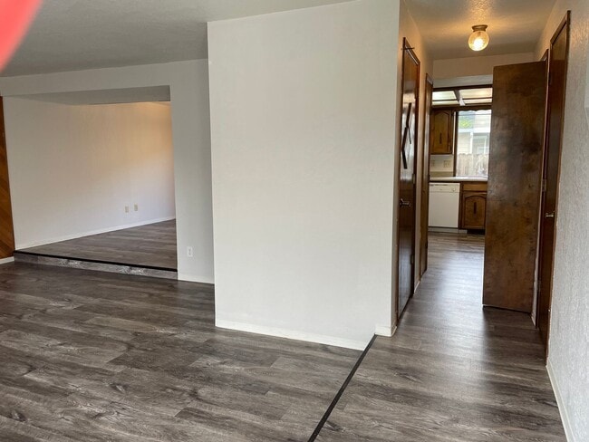 Foto del edificio - Very Nice 3 Bedroom 2.5 Bathroom Townhome