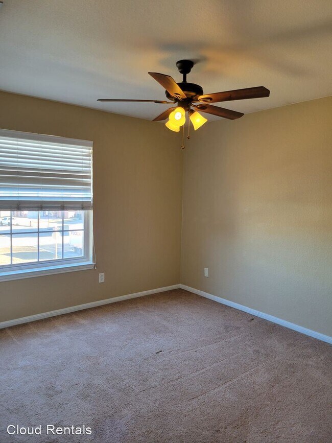 Building Photo - 4 br, 2.5 bath House - 1500 Mountain Laurel