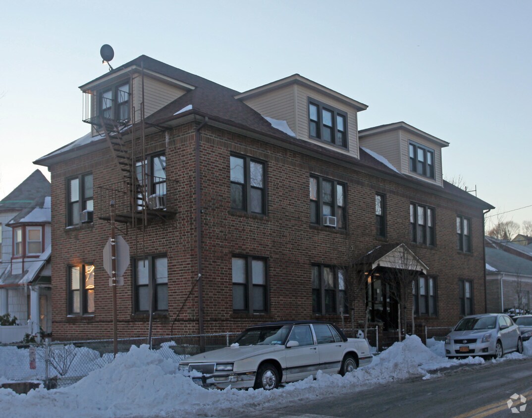 Primary Photo - 1133 Mile Square Rd