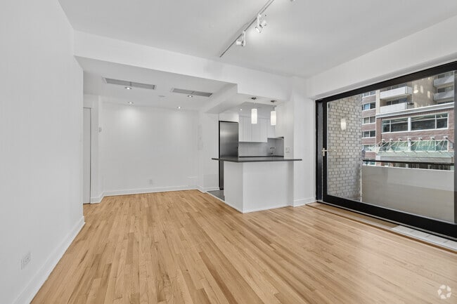 2 chambres, 2 salles de bain - 107 m² - Salle à manger - Drummond Plaza