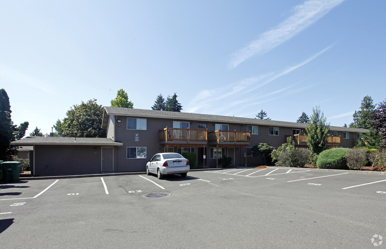 The Village at Monroe Apartments 7946 SE Monroe St Milwaukie, OR