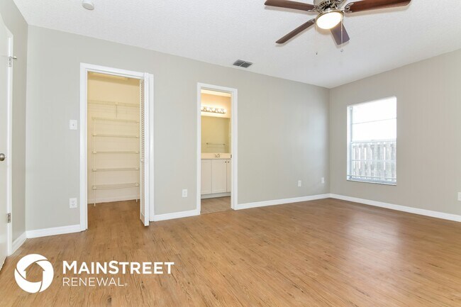 Building Photo - 13210 Silvercreek Dr