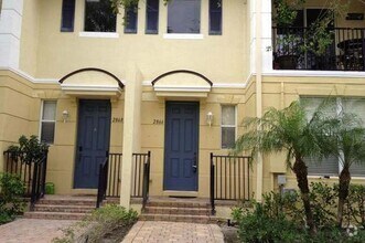 Building Photo - 2866 S Oasis Dr
