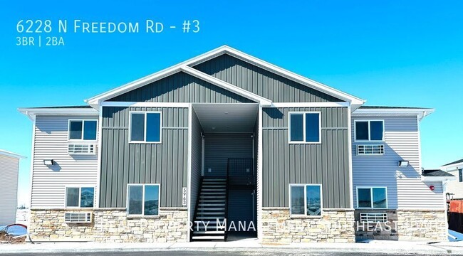 Foto del edificio - New & Modern 3 Bedroom, 1.5 Bathroom Apart...