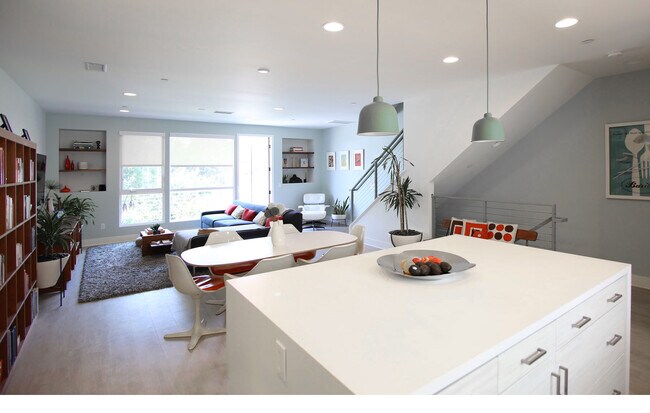 Foto del edificio - 6068 W Studio Ct