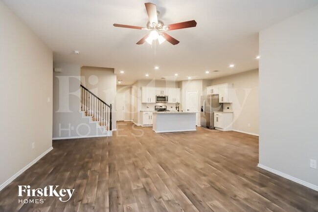 Foto del edificio - 5909 Warm Bungalow Ln