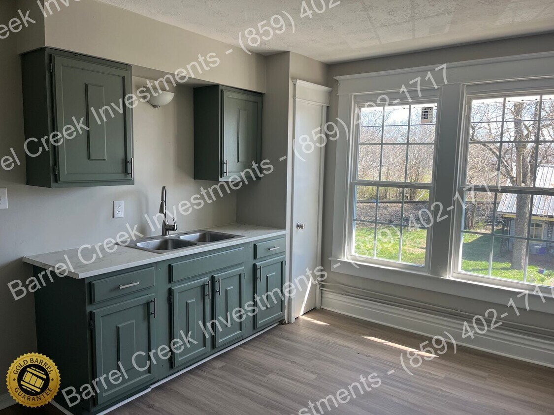 Foto principal - 224 E Poplar St