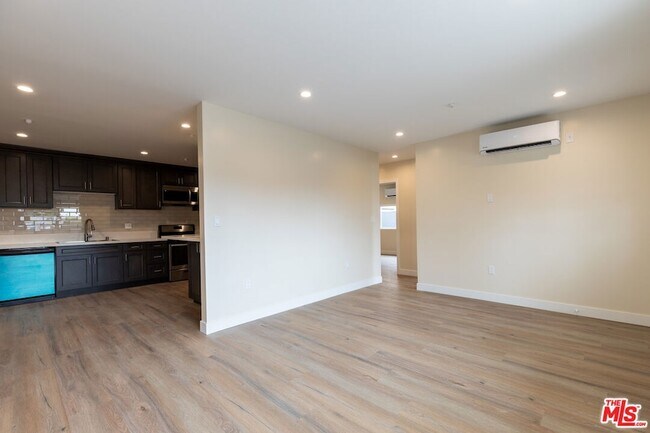 Foto del edificio - 2656 W Carson St