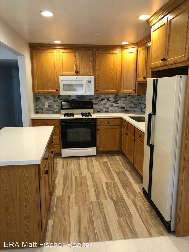 Building Photo - 3 br, 2 bath House - 2761 S. Fern Dr.