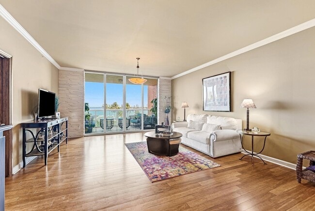 Foto del edificio - 2650 Lake Shore Dr
