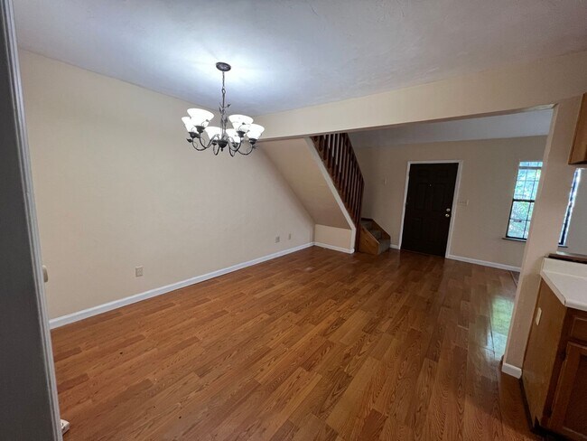 Foto del edificio - Cute 2 bedroom 2 bathroom townhome close t...