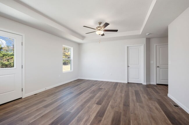 Foto del edificio - BRAND NEW 3 BEDROOM HOME - BOLIVAR, MO