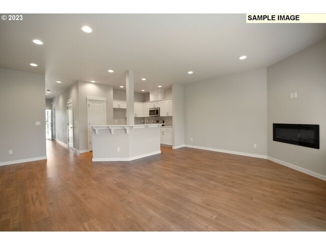 Foto del edificio - Brand New! 3 Bedroom / 2 Bath Townhome wit...