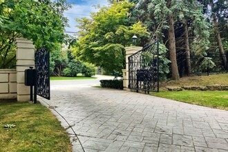 Building Photo - 52 Post Rd