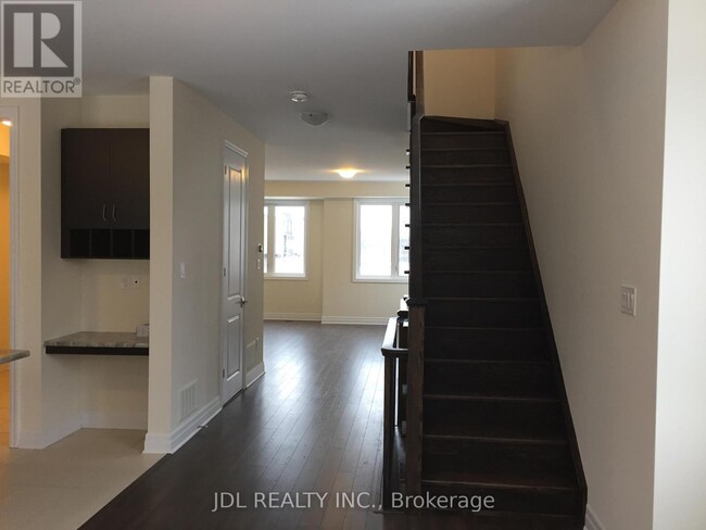 Building Photo - 62 Heron Park Pl