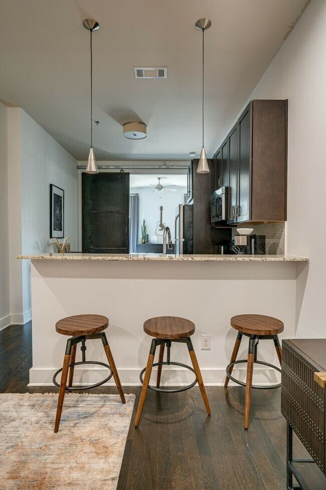 Foto del edificio - Charming 1BR Townhome in Nashville
