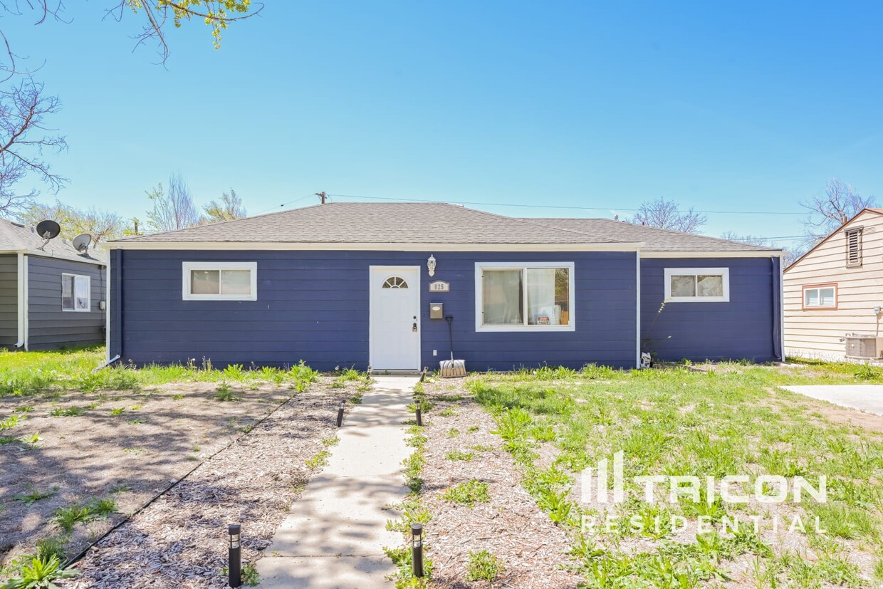 Primary Photo - 825 Zion St