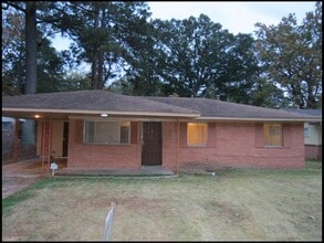 Building Photo - 6609 Verbena Dr