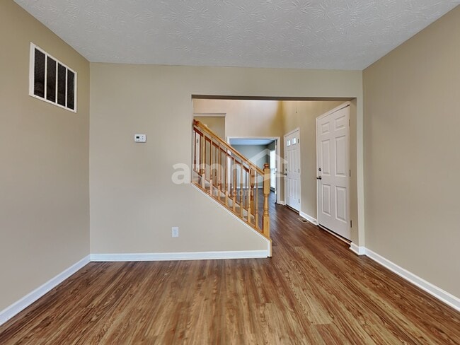 Building Photo - 233 Bannock Dr