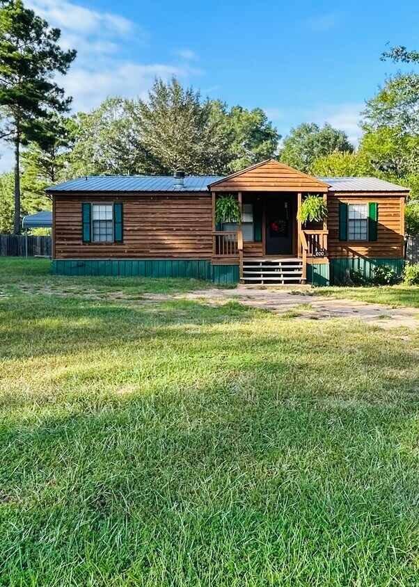 Primary Photo - 200 Tumbleweed Way