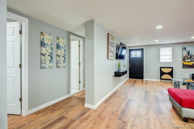 Foto del edificio - 8 Carl Pl