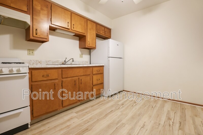 Primary Photo - 5820-5828 Erskine Street - 5828-5