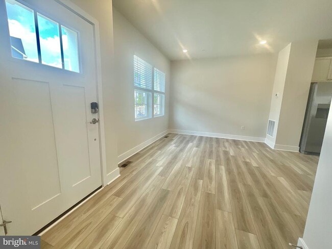 Building Photo - 2264 Marcy Dr